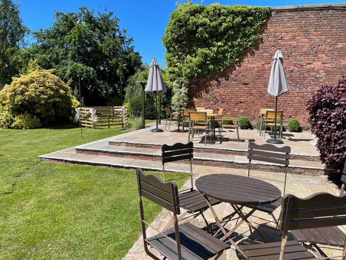 Singleton Lodge Country House Hotel Poulton-le-Fylde Exteriör bild